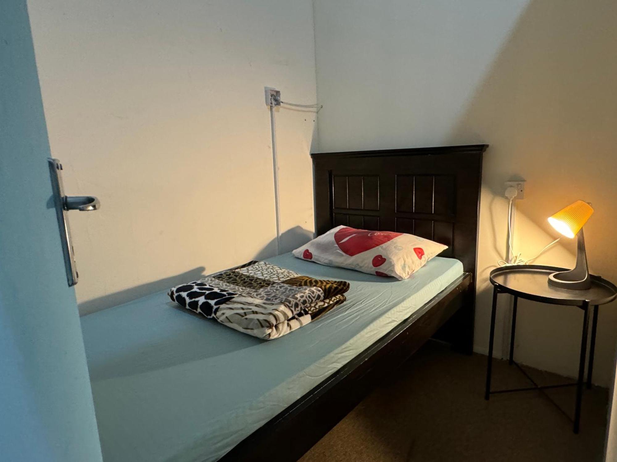 Backpacker'S Bed - No Parking Space Abu Dhabi Exterior foto